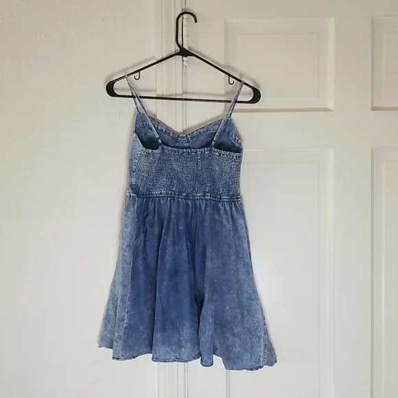 Modcloth En Creme Acid Wash Jean Mini Dress S - Picture 4 of 6